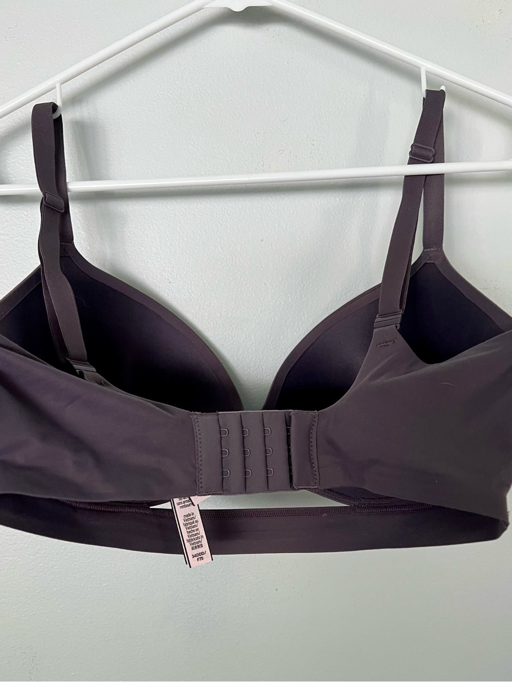 Victoria's Secret 34DDD Incredible Push-Up Bra (wire-free) - Storm Gray - Picture 2 of 5
